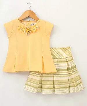 Enfance Short Sleeves Flower Applique Embellished Flare Top With Abstract Stripe Designed & Box Pleated Skirt - Lemon Yellow