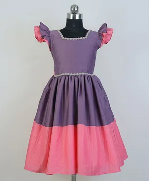 HEYKIDOO Flutter Sleeves Colorblocked Lace Embellished Dress - Purple