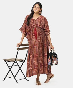 CHARISMOMIC Three Fourth Sleeves Foil & Motif Printed Maternity & Nursing Kaftan Dress - Maroon