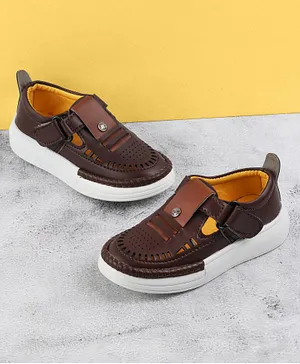 Jazzy Lattice Design Loafers - Brown