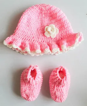 Woonie Crochet Flower Detailed Cap With Coordinating Booties - Pink