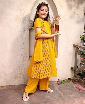 Pine Kids Viscose Half Sleeves Floral Printed Kurta & Salwar Set with Dupatta - Yellow