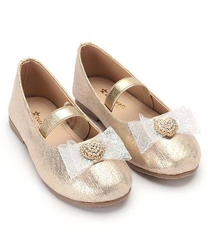 Cute Walk By Babyhug Strap Closure Bellies With Heart Applique - Golden