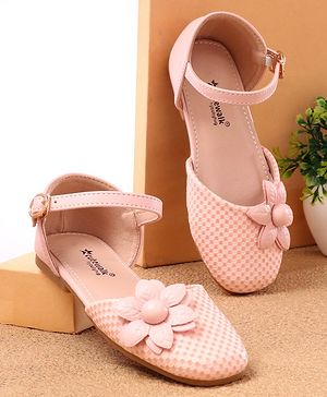 Cute Walk by Babyhug Bellies with Buckle Closure Floral Applique - Pink