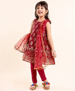 Babyhug Sleeveless Kurti With Churidar Pant & Dupatta Embroidery & Foil Print - Maroon