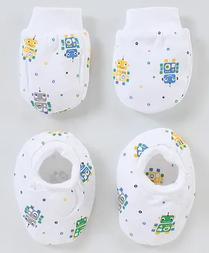 Simply Cotton Knit Mittens & Booties Set Robo Print - White