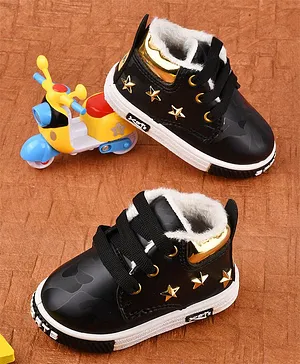 KATS Star Applique Embellished Slip On Sneakers - Black