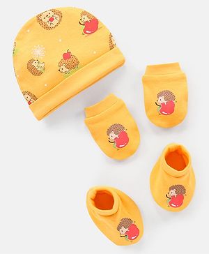 Babyhug 100% Cotton Cap Mittens & Booties With Porcupine Print -Yellow