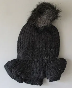 Qvink Pom Pom Detailing Woollen Winter Cap - Black