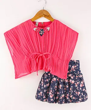 Enfance Three Fourth Batwing Sleeves Accordion Pleated Kaftan Top With Seamless Vintage Floral Printed Flared Skirt - Rani Pink