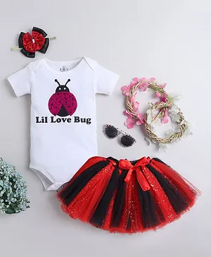 TINY MINY MEE Half Sleeves Glittery Lil Love Bug Printed Onesie With Glittery Flared Skirt And Bow Headband - Red & Black