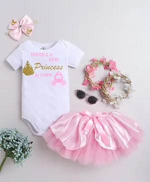 TINY MINY MEE Half Sleeves There's A New Princess Glitter Printed  Onesie With Skirt & Headband - Pink