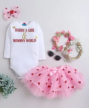 TINY MINY MEE Full Sleeves Daddy's Girl & Mommy's World   Onesie With Hearts Glitter Printed Skirt & Headband - Pink