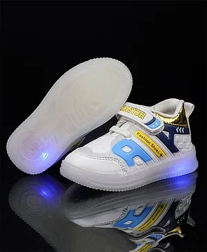 KATS Castor Embossed Gloss With LED Lights Finish Sneakers -White