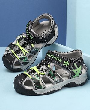 Cute Walk by Babyhug  Sandals With Velcro Closure Star Print & Applique- Green