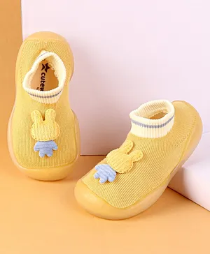 Cute Walk by Babyhug Sock Shoes Teddy Applique - Yellow
