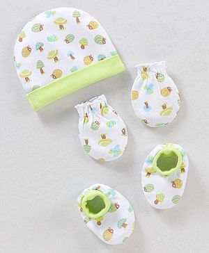 Babyhug 100% Cotton Lady Bug Printed Cap Mittens & Booties White -  Diameter 11.5 cm