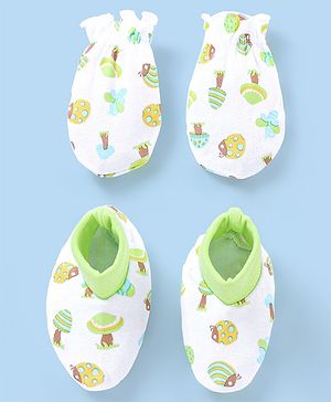 Babyhug 100% Cotton Mittens And Booties Set Mushroom Printed - White