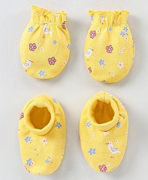 Babyhug 100% Cotton Mittens & Booties Set Floral Print - Yellow