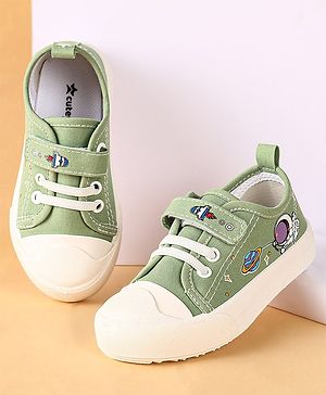 Cute Walk by Babyhug Velcro Closure Casual Shoes with Astro Graphics - Green