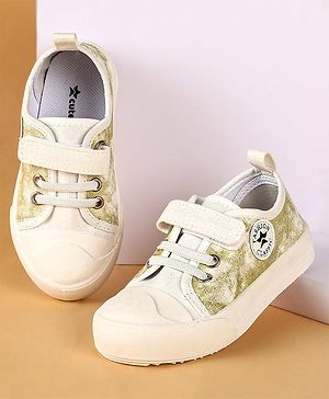 Cute Walk by Babyhug Velcro Closure Casual Shoes - Off White