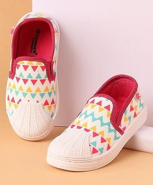 Cute Walk by Babyhug Triangle Print Slip On Casual Shoes - Red