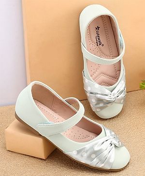 Cute Walk by Babyhug Bellies with Velcro Closure with Applique - Green