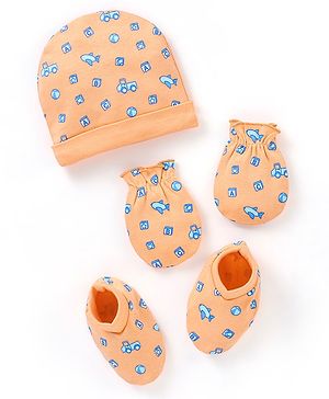 Babyhug 100% Cotton Cap Mittens And Booties Vehicle & Aircraft Print Peach - Cap Diameter 10.5 cm
