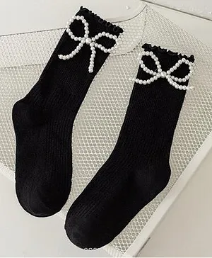 Flaunt Chic Pearl Detailed Bow Embellished Socks - Black