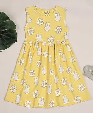 Zion Sleeveless Bunny & Flower Printed Gathered Knitted Fit And Flare Dress -  Yellow