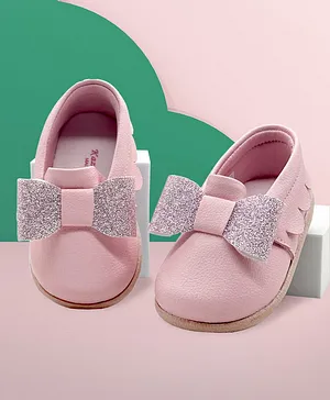 KazarMax Shimmery Bow Applique Booties - Pink
