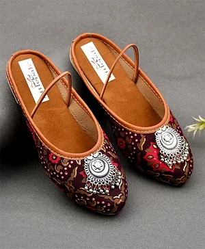 Little Palz Embroidered Ghungaroo Applique Ethnic Mojaris - Maroon Red