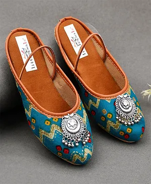Little Palz Embroidered Ghungaroo Applique Ethnic Mojaris - Blue & Yellow