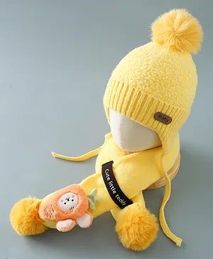 Babyhug Pom Pom Acrylic Woollen Cap & Muffler Set Carrot Applique Small Size - Yellow
