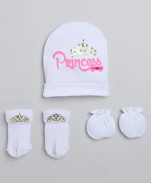Tipy Tipy Tap Princess Theme Crown Detailed Coordinating Set Of Cap With Socks & Mittens - White & Pink