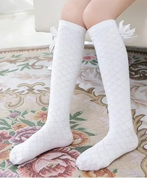 Flaunt Chic Lace Bow Appliqued High Knee Argyle Checked Self Design Socks - White