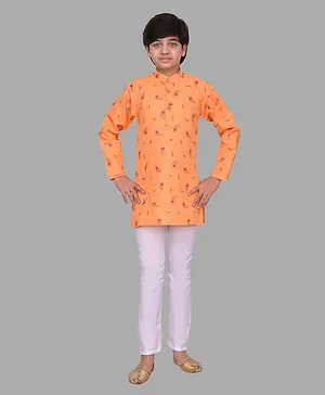 JOLEY POLEY Full Sleeves Peacock Feathers Printed Cotton Kurta Pajama Set - Orange