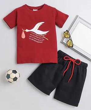 BAATCHEET Half Sleeves Bird Printed Tee With Solid Shorts - Maroon