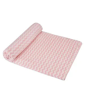 Jars Collections 100% Microfiber  Super Soft Zigzag Stripe Baby Bath Towel - Pink