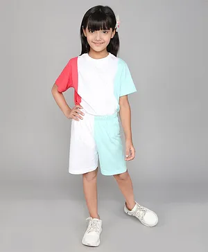 Little Angels Half Sleeves Colour Blocked Tee And Shorts Set - Red