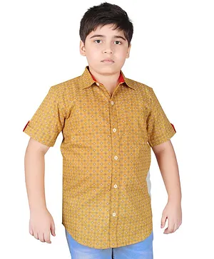 SNL Cotton Half Sleeves Abstract Printed Contrast Tab Rolled Up Sleeves Shirt - Yellow