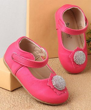 Cute Walk by Babyhug Bellies With Velcro Closure & Floral Applique - Pink