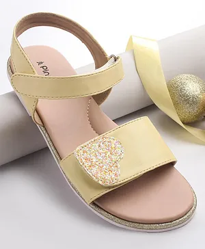 Girl best sale yellow sandals