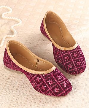 Cute Walk by Babyhug Slip On Mojaris with Sequins & Embroidery Detailing - Purple