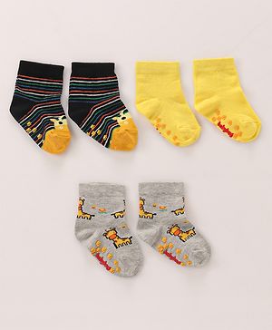 Cutewalk by Babyhug Cotton Anti-Bacterial Anti-Skid Ankle Length Striped & Giraffe Design Socks Pack of 3 - Yellow & Grey