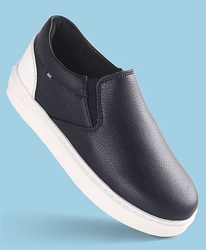 Pine Kids Solid Colour Slip On Casual Shoes - Blue
