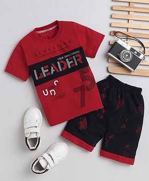 Fourfolds Half Sleeves Leader Chest Printed Tee With Scribbled Shorts - Red