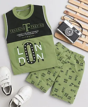 Fourfolds Sleeveless London Printed Colour Blocked Tee With Nyc Shorts - Green
