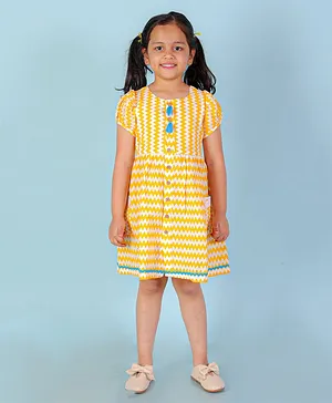 Lil Drama Half Sleeves Chevron Design Printed Cotton Dress - Yellow