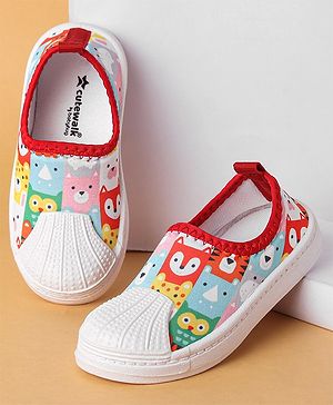 Cute Walk by Babyhug Slip On Casual Shoes with Jungle Animal Design - Red & White